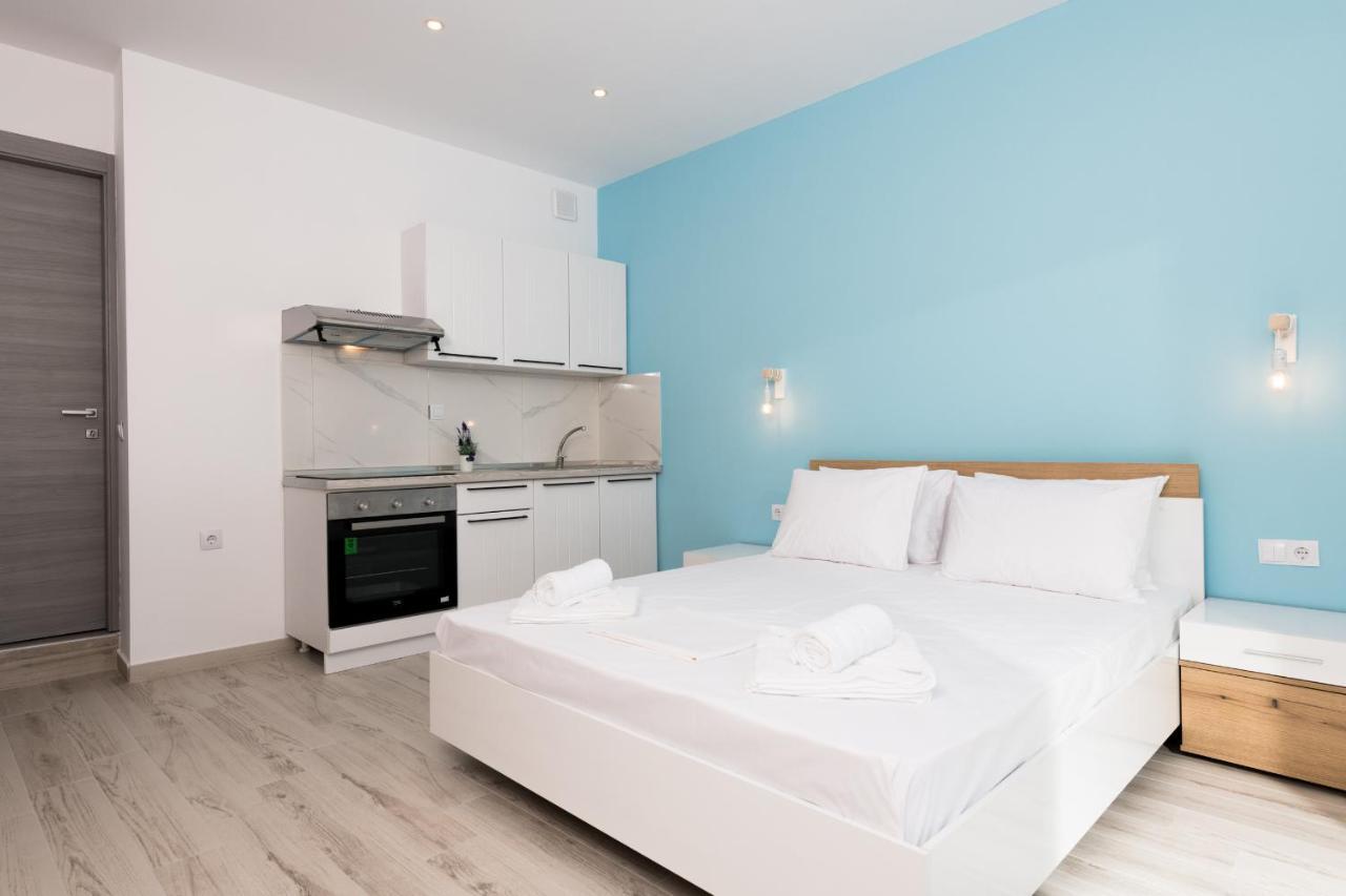 Diamanti Apartments Downtown Лименас Екстериор снимка