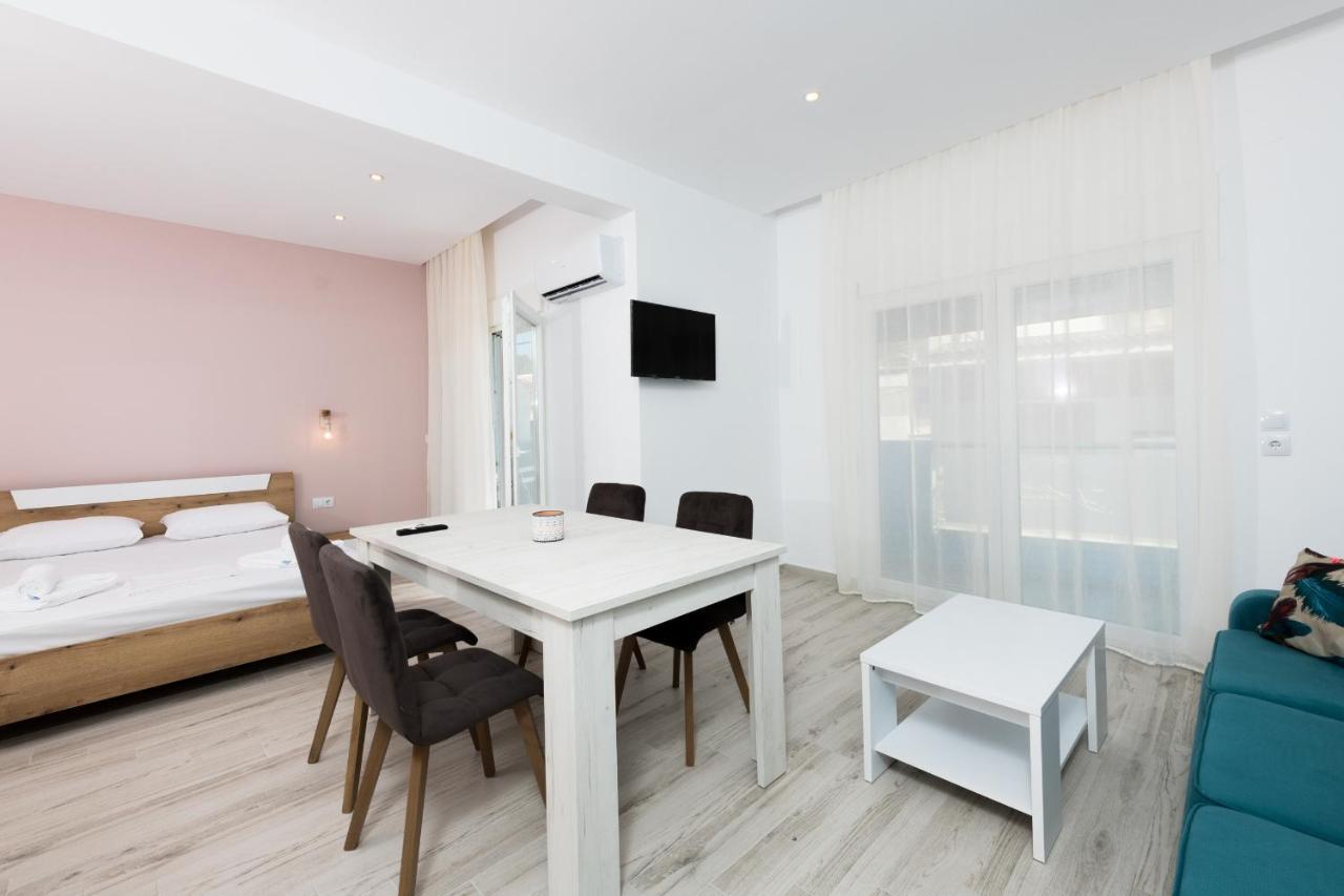 Diamanti Apartments Downtown Лименас Екстериор снимка