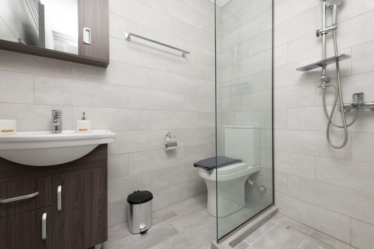 Diamanti Apartments Downtown Лименас Екстериор снимка
