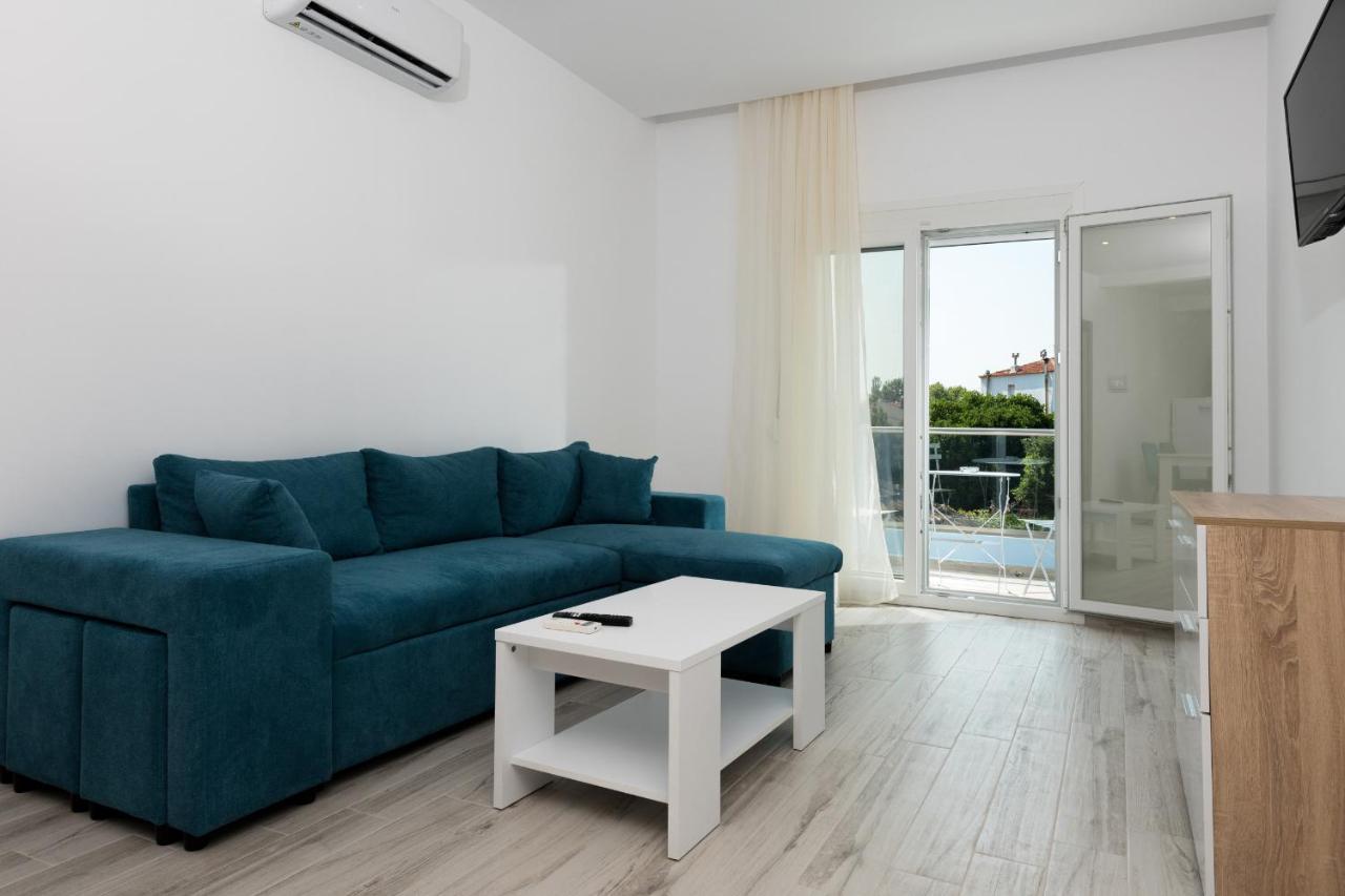 Diamanti Apartments Downtown Лименас Екстериор снимка