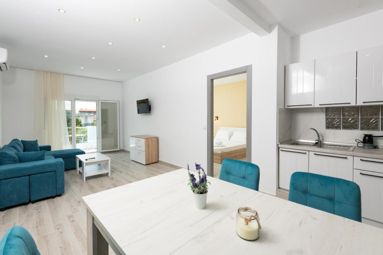 Diamanti Apartments Downtown Лименас Екстериор снимка