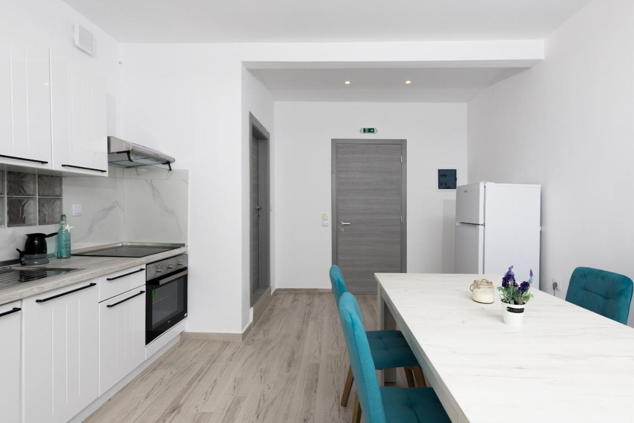 Diamanti Apartments Downtown Лименас Екстериор снимка