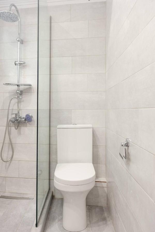 Diamanti Apartments Downtown Лименас Екстериор снимка