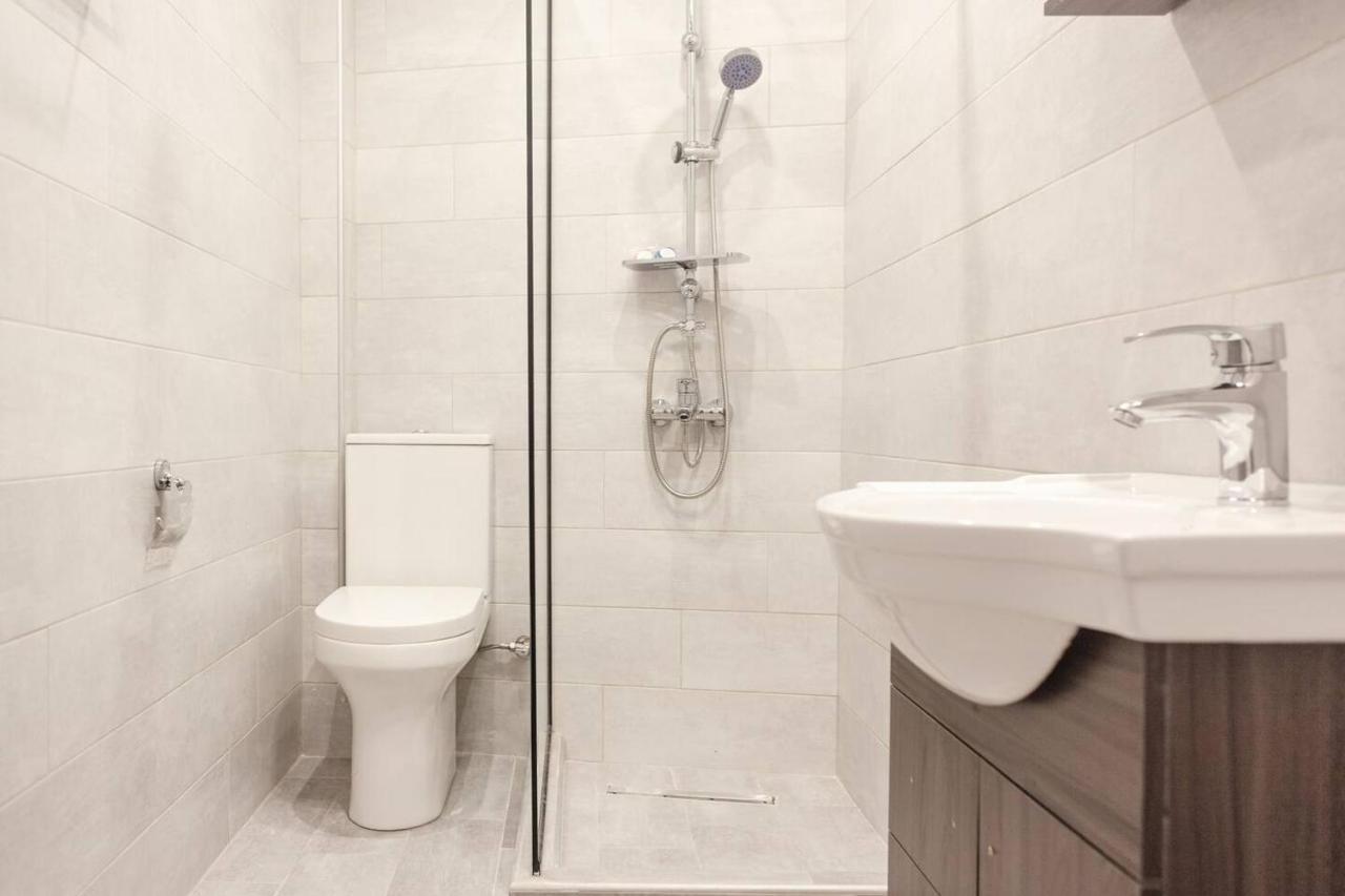 Diamanti Apartments Downtown Лименас Екстериор снимка