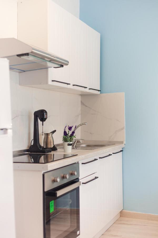 Diamanti Apartments Downtown Лименас Екстериор снимка