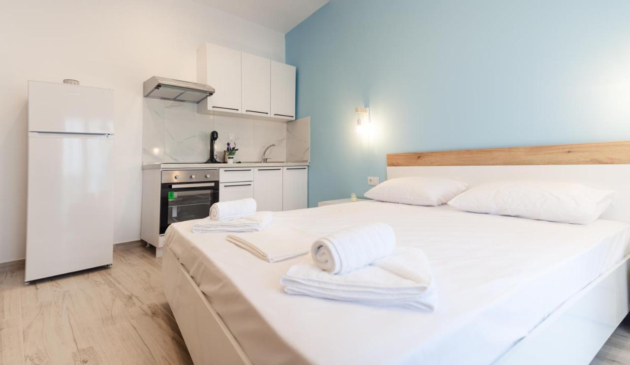 Diamanti Apartments Downtown Лименас Екстериор снимка