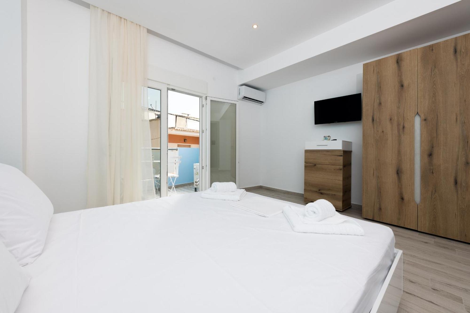 Diamanti Apartments Downtown Лименас Стая снимка